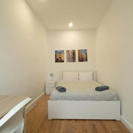 Bohemian Stay Central Lisbon Rooms-3