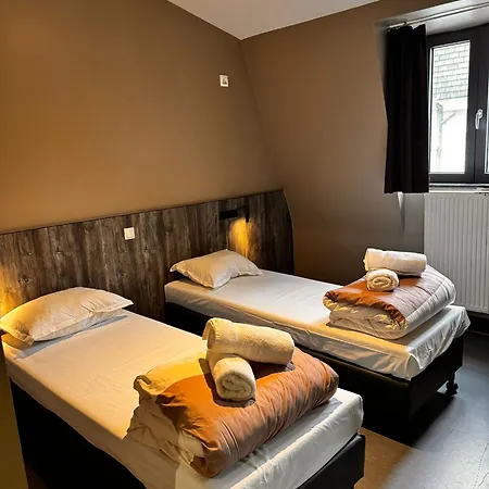 Brxxl 5 City Centre Hostel-3