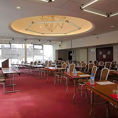 Premier Inn London Hammersmith-2