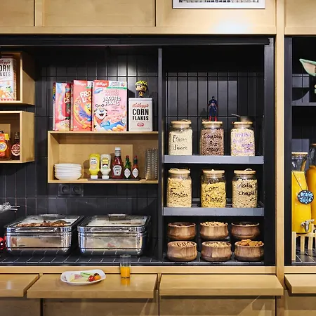 Moxy Paris Bastille-3