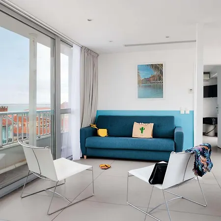 Ibis Styles Menton Centre-3