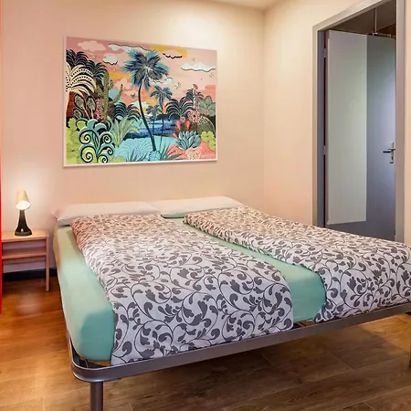 Villa Saint Exupery Beach Hostel-2