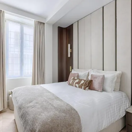 Luxury Apartments Near The Eiffel Tower-3
