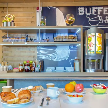 Ibis Budget Marseille Timone-2