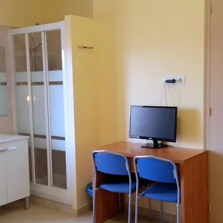 Hostal Capitol Ramblas-3