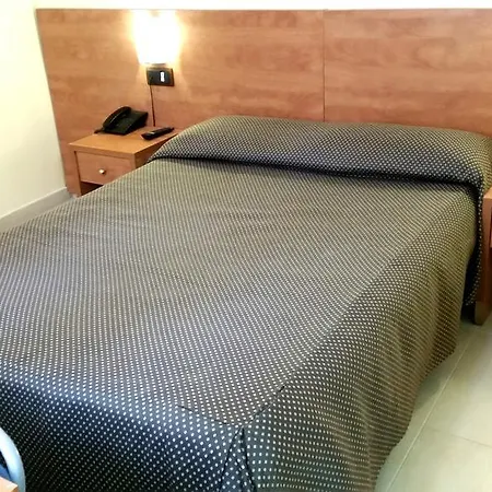 Hostal Capitol Ramblas-2