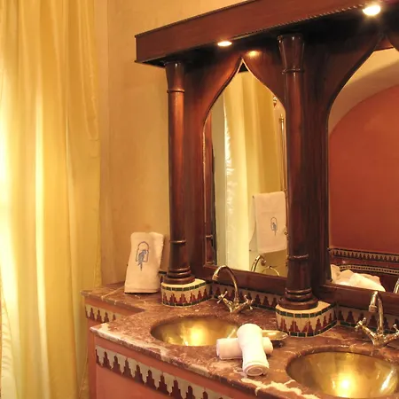 Riad Le Perroquet Bleu Suites&Spa-2