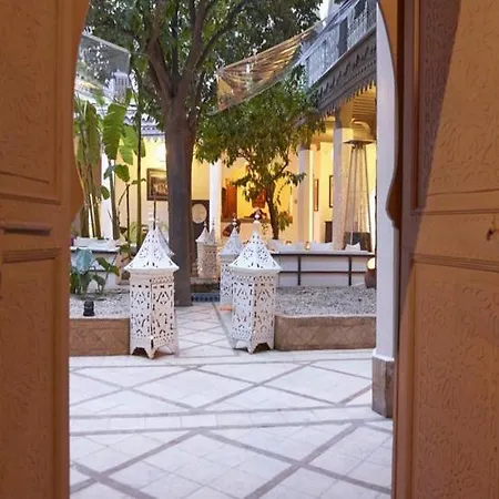 Riad Les Jardins D'Henia-2