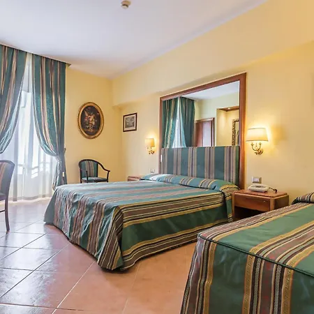 Raeli Hotel Noto-3