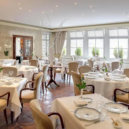 Hotel Restaurant Le Dauphin et Le Spa du Prieuré-3