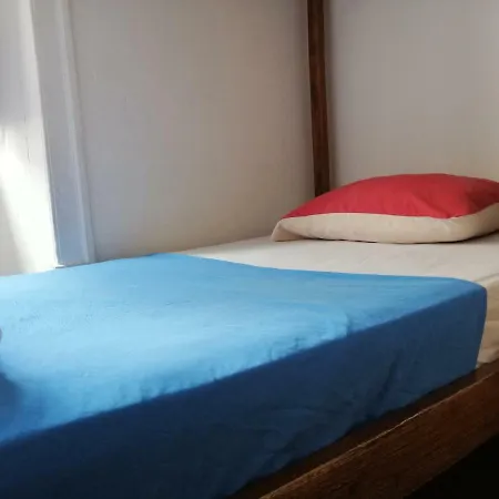 Locals Hostel & Suites-2