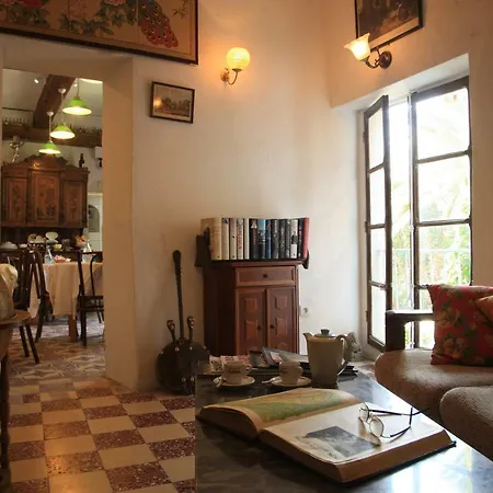 Maison De L'Orb-2