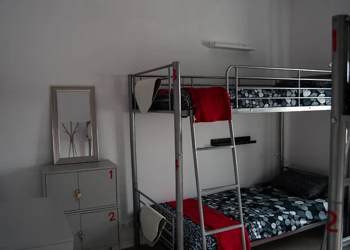 Lisbon Hostel Terminal 3