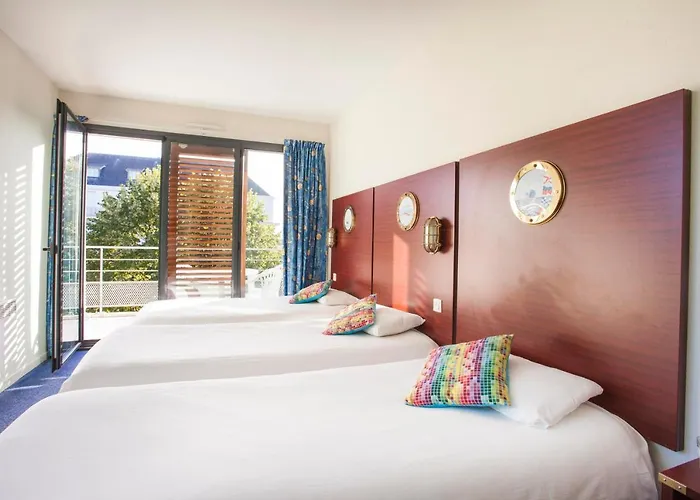 Hôtel Les Gens de Mer La Rochelle by Popinns**