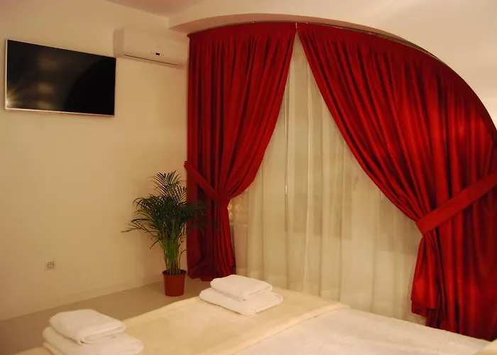 Hostal PETITE MAMAN Madrid