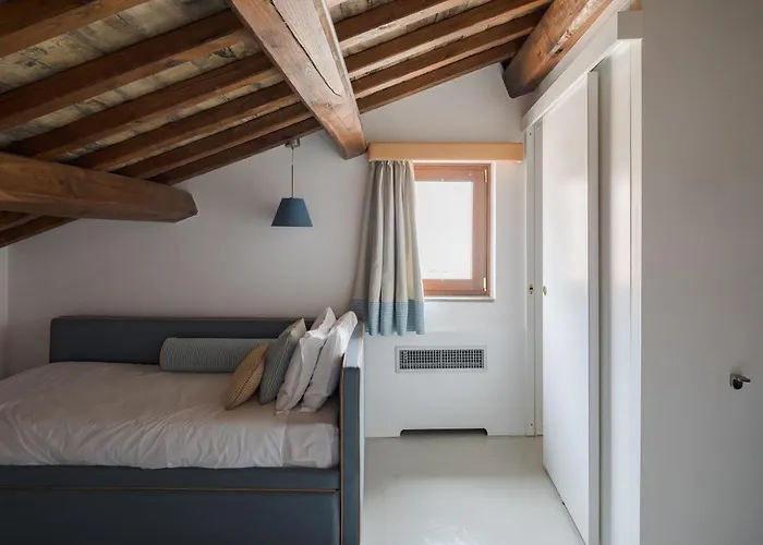 Palazzo Lupardi Relais B&B Rome