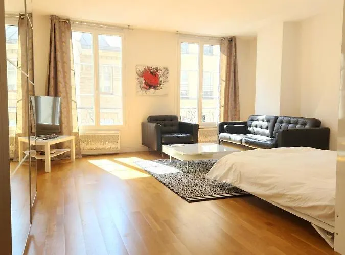 Chez Pierre- Between City Hall And Saint Paul Paris