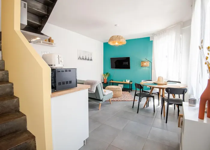 Comfort And Modernity In A Townhouse Tours