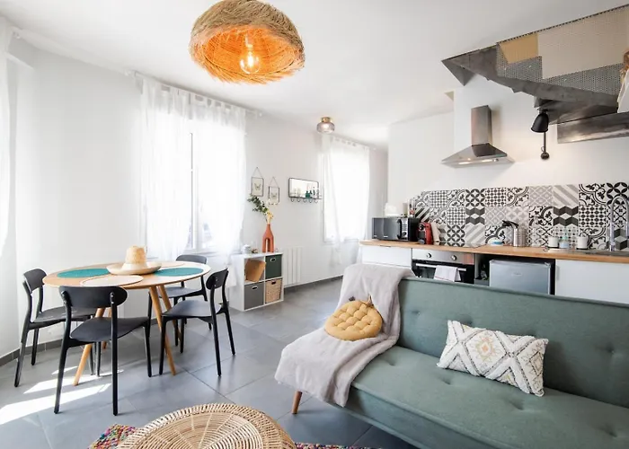 Comfort And Modernity In A Townhouse Tours
