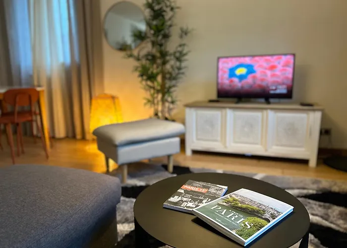 Big Apartment Eiffel Tower View Paris