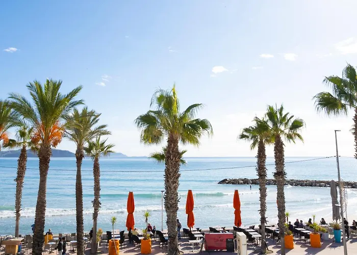 Appart'hôtel A Deux Pas de l'Eau La Ciotat