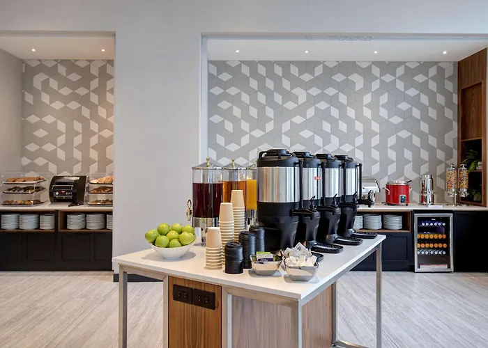 Homewood Suites By Hilton Montreal Downtown