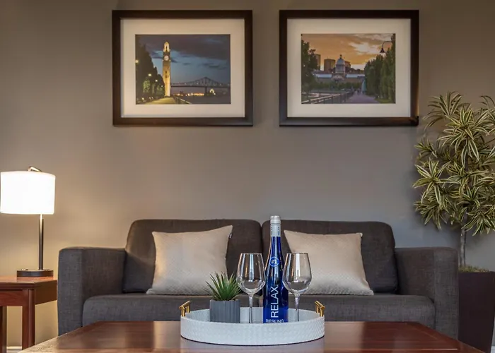 Hotel pas CherFaubourg Montreal Centre-Ville Downtown