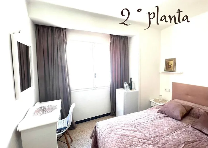 Escondite Central Con Terraza Compartida En La Azotea Roses