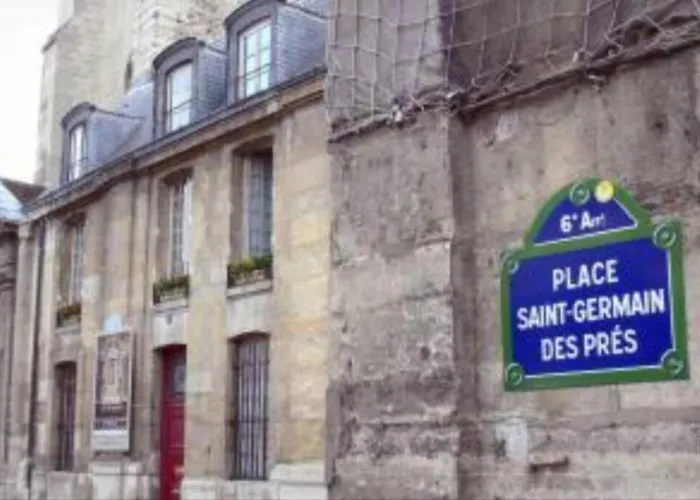 Appartement Charming Saint Germain Pres Rue De Ciseaux à Paris