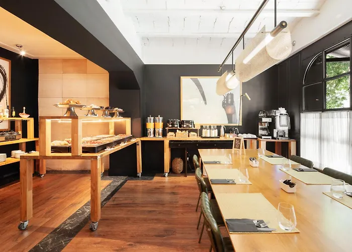 La França Travellers Adults Only