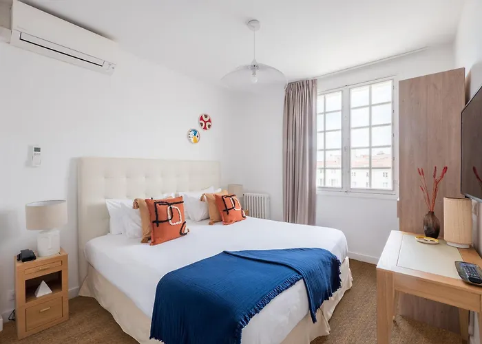 Hôtel La Tour de Nesle La Rochelle Vieux Port