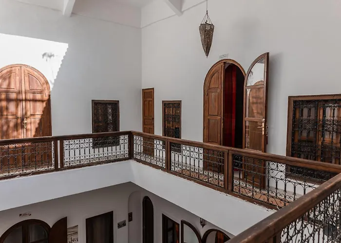 Riad White Flowers Marrakesh