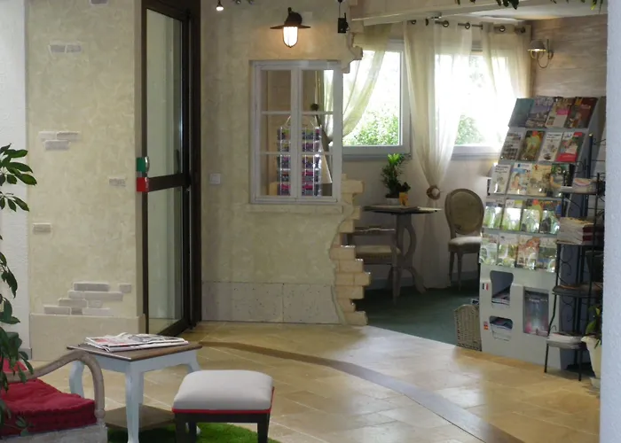 Hotel pas CherContact Come