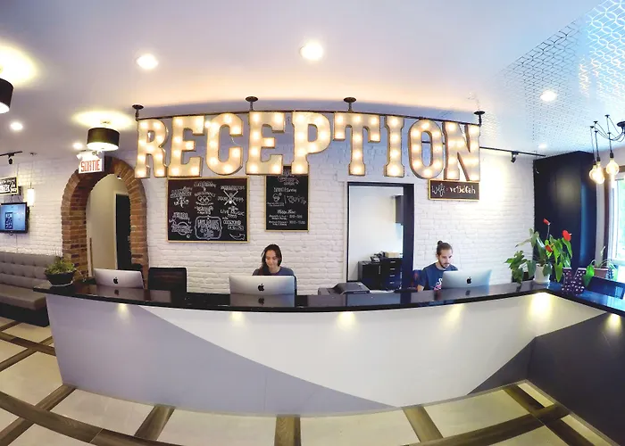 M Montreal Hostel