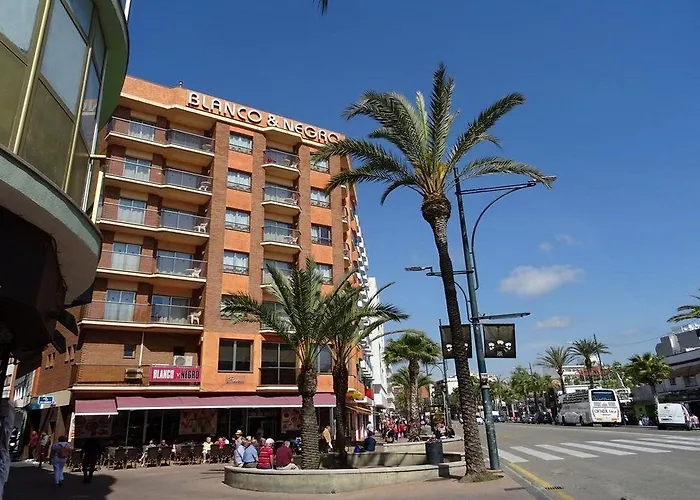 Blanco Y Negro Apartments Lloret de Mar