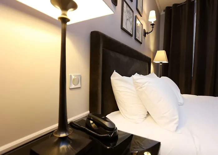 Hotel Saint-Louis Pigalle Paris