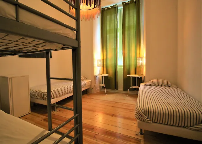 Hotel pas CherWe Love F Tourists