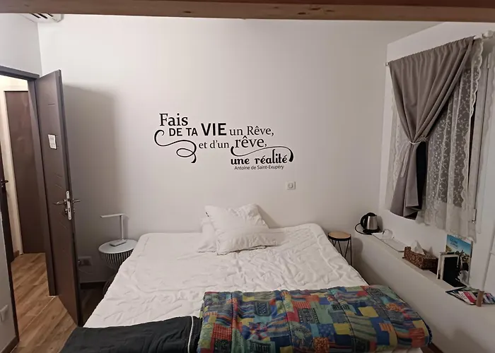 Alpinias Bed And Breakfast Marseille