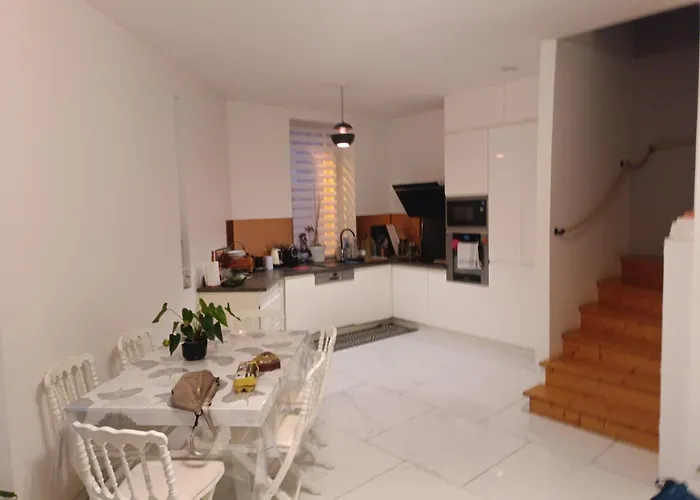 Alpinias Bed And Breakfast Marseille
