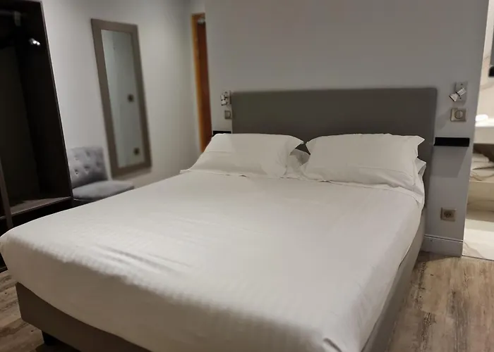 Hotel de la Couronne Aix-les-Bains