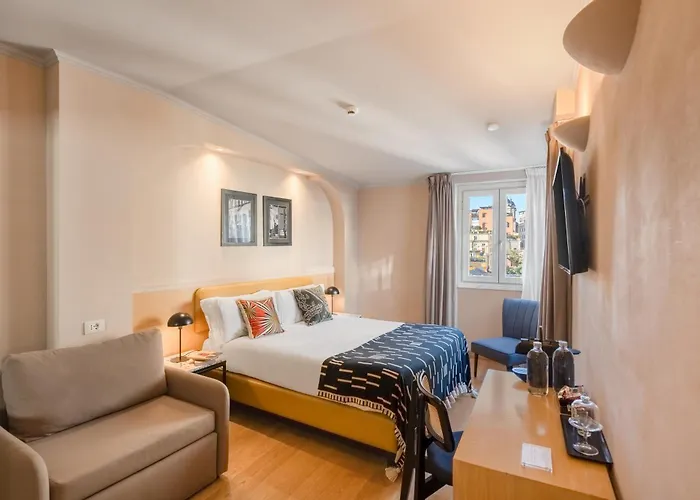 The Couper Piazza Di Spagna Rome