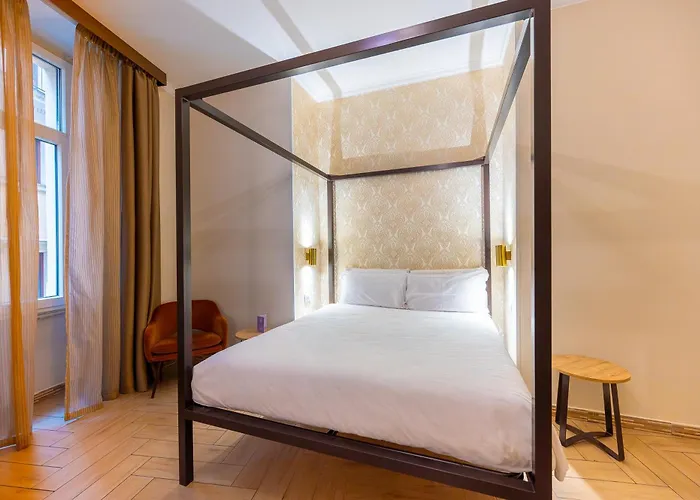 Four Rivers Suites Rome