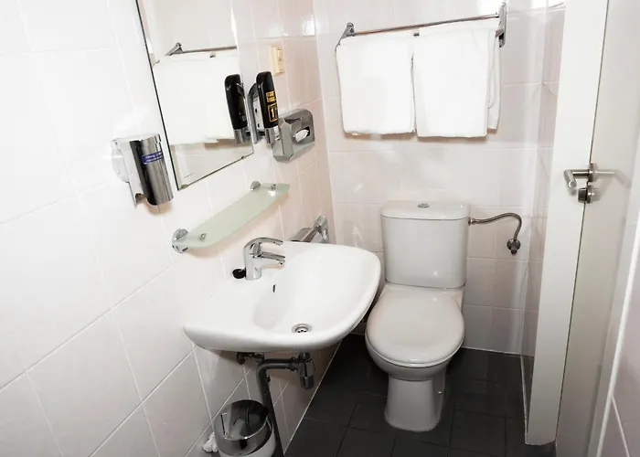 Amsterdam Teleport Hotel - Free Parking