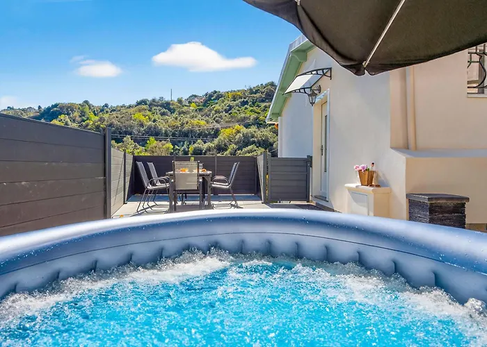 ACACIAS - Agréable appartement dans maison - Menton - Parking privé