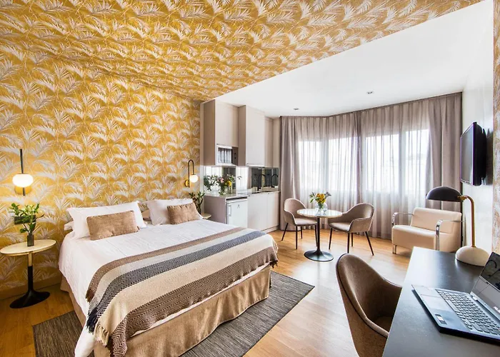Apartosuites Jardines de Sabatini Madrid