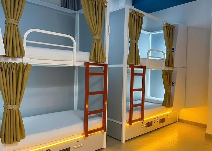 Sun & Moon Hostel Barcelone