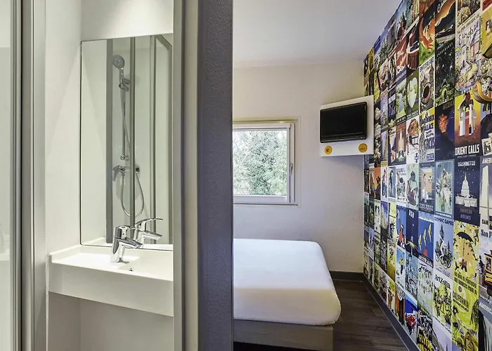 Hotelf1 Clermont Ferrand Est