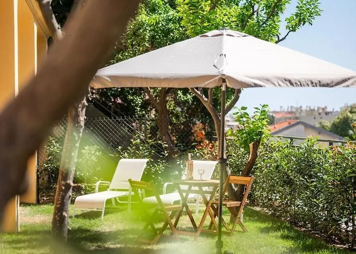 Villa Le Val dOr - Calme - Grand Jardin - Parking privé à Menton