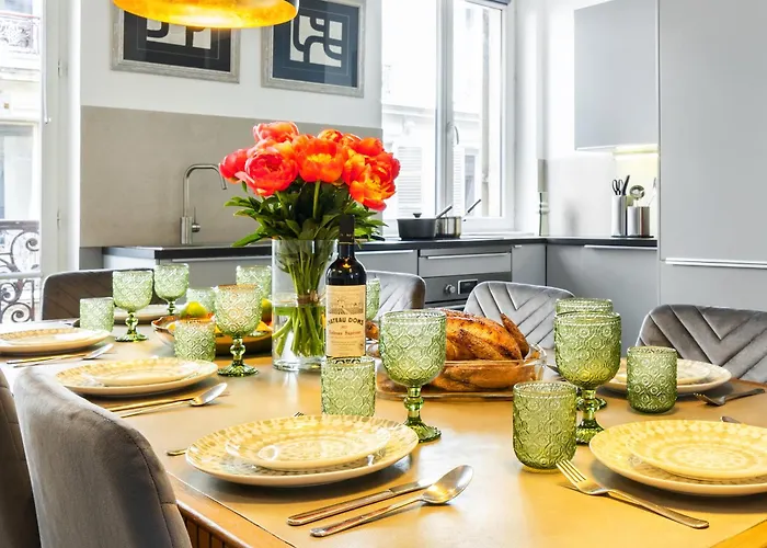 LivinParis - Luxury 3&4 Bedrooms Montmartre I