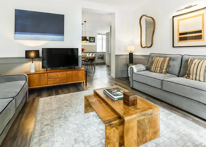 LivinParis - Luxury 3&4 Bedrooms Montmartre I